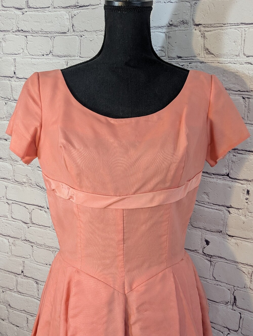 Vintage Pink Dress - Picture 2 of 8